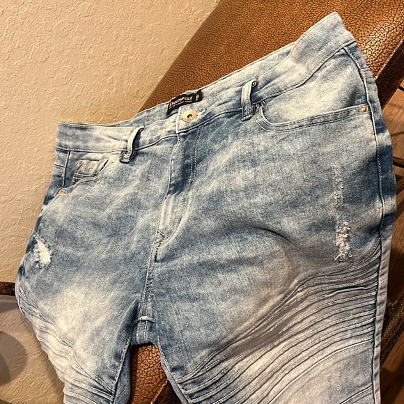 South Pole Classic Stonewashed distressed blue jean super stylish stretch shorts - Picture 3 of 8